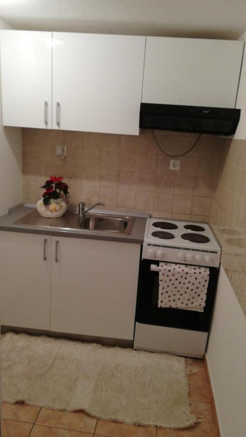 Apartmani Lezenic Dada เนอุม ภายนอก รูปภาพ