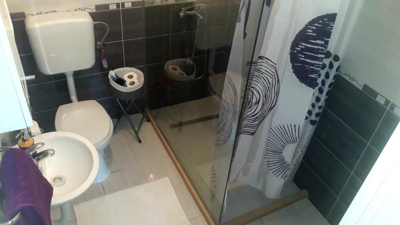 Apartmani Lezenic Dada เนอุม ภายนอก รูปภาพ